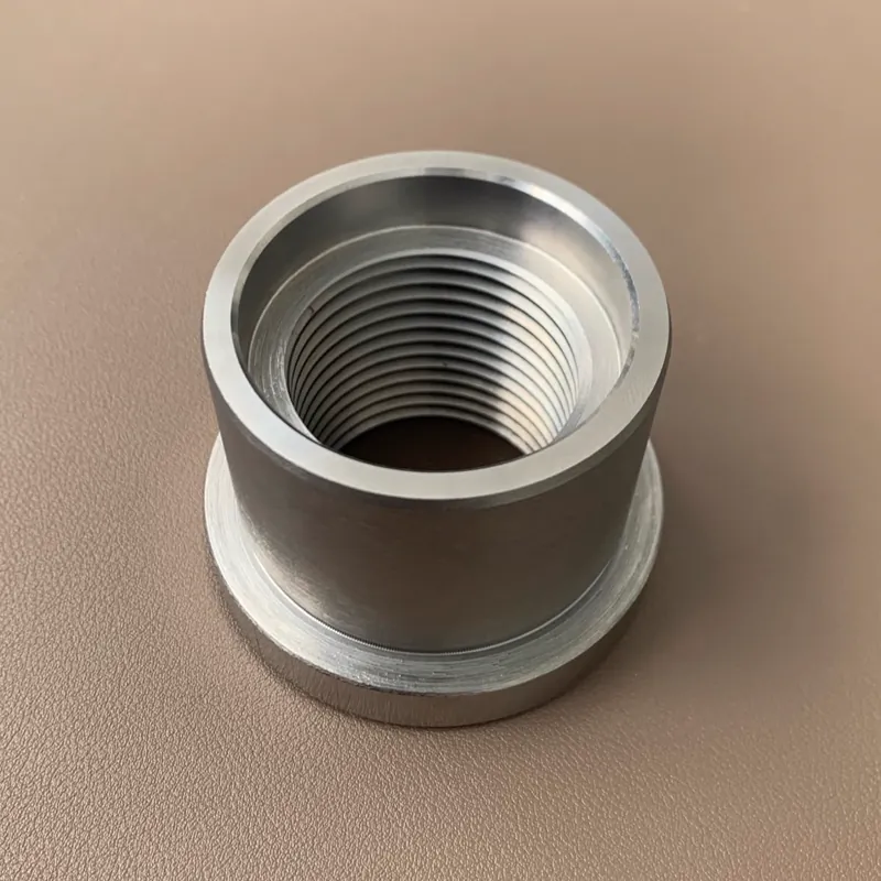 Buje roscado de aluminio mecanizado